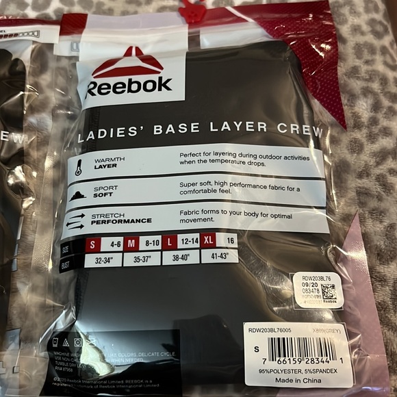 (2) Reebok Small Ladies Base Layer Crews NWT Grey - Picture 2 of 5